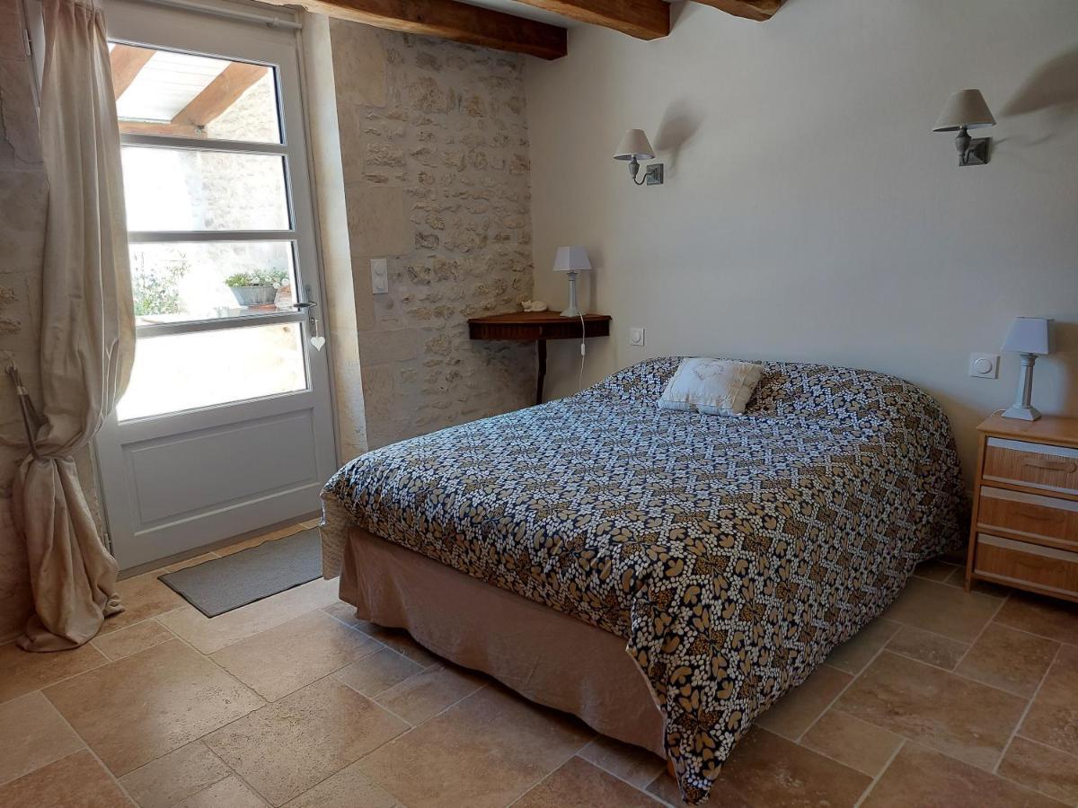 Suite De Charme Dans Une Maison Charentaise Cozes 外观 照片